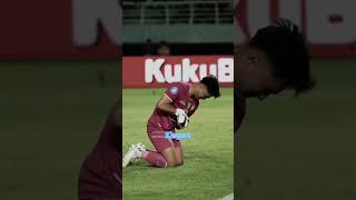 Dislokasi bahu ernando ari kiper timnas indonesia [upl. by Joice]