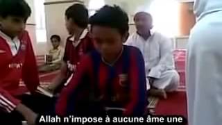 Récitation du Coran par un enfant en larmes [upl. by Inalan]