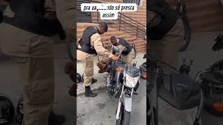 policiais pega rapaz da moto barulhenta e dá o troco [upl. by Konstanze]