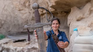 Espadas romanas con 1900 años encontradas en condición casi inmaculada en Israel [upl. by Ittap463]