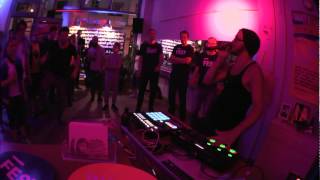 Flowin IMMOs Super Looper Solo Show  Watt en Schlick Sause 20150614 [upl. by Aneehsal]