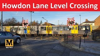 Howdon Lane Level Crossing  Tyne amp Wear Metro  Wallsend North Tyneside [upl. by Maurene435]