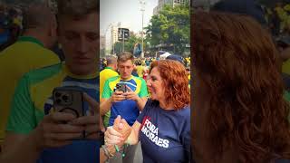 Carla Zambelli é recebida com carinho pelos manifestantes no 7 de Setembro em São Paulo [upl. by Grishilde]