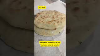 Las Pupusas Cuantas va a Querer de Frijol Queso y Loroco o Revueltas [upl. by Annadal811]