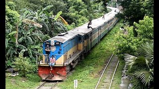 Brahmaputra Express Dewanganj Bazar to Dhaka Crossing with Demu Train at KewatkhaliBangladesh Rail [upl. by Felecia499]