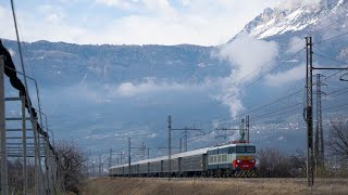 E656590 SUL TRENO DEI MERCATINI DI NATALE DI TRENTO IN TRANSITO E PARTENZA [upl. by Lederer508]