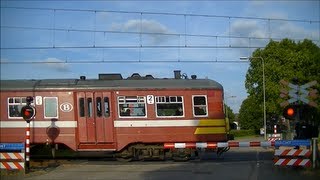 Spoorwegovergang OostMaarland  Dutch railroad crossing [upl. by Kidder]