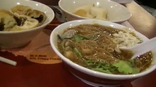 Oyster Mee Sua Fried Chicken Shihlin Taiwan Street Snacks [upl. by Yelsna]