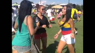 Colombianas bailando salsa [upl. by Orsino]