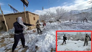 Sweeping snow and a snowy day in our village🌨🌧 [upl. by Yecnay]