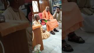 HH Haladhara Swami Maharaj paying obeisance to HH Radha Govinda Swāmi Guru Mahāraj 241019 [upl. by Naelopan]