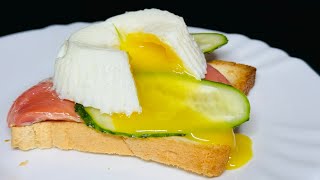 Poached eggs in the muffin silicone cups  How to poach an egg [upl. by Haveman]