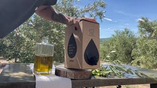 How to Pour Extra Virgin Olive Oil from Our BaginBox  Naranjas del Carmen [upl. by Filmer]