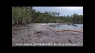 BAYOU CORNE SINKHOLE SLOUGHIN THE FIRST CAUGHT ON VIDEO [upl. by Niple]