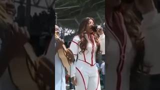 Cantora Ludmila esquece o hino nacional na abertura da F1 fail f1 vergonha shorts hino [upl. by Oiracam36]