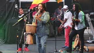 Stephen Marley  Intro  Rastaman vibration  Pacific Amphitheatre  Costa Mesa CA  81118 [upl. by Cristiano330]