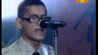 Azlan amp The Typewriter  Kelibat Si Penyair  Konsert Gegar Generasiku 2009 [upl. by Eizzik]