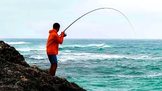 ROCK FISHING Pesca dagli scogli Pesca le varie tecniche in giro per il mondo [upl. by Mallissa]