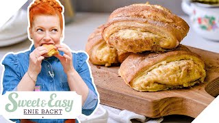 Franzbrötchen mit Milchreis Eine SEHR FLUFFIGE Angelegenheit  Sweet amp Easy  Enie backt  sixx [upl. by Tonya706]