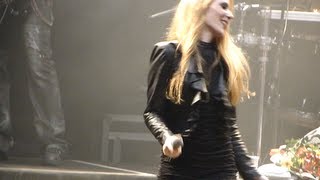 Simone Simons dancing to Michel TeloAi Se Eu Te Pego Oh If I Catch You  Rio de Janeiro Brazil [upl. by Cacia1]