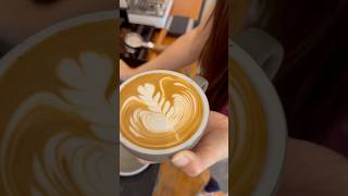 leaf coffeelatte coffeeart healing coffee latte cafelatte coffeeaddict [upl. by Velick]