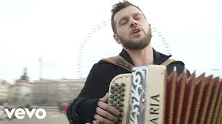 Claudio Capéo  Un homme debout clip officiel [upl. by Yesnel]