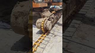 Excavator plate chain connection process Good tools and machinery can increase work efficiency [upl. by Winstonn525]