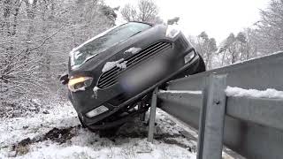 15 03 2023 Glätte überall rund um Königstein Auto steht auf Leitplanke [upl. by Eentruoc]