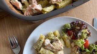 Cremige LachsSpinat Nudeln aus dem Ofen One Pot Spinat Lachs Pasta im Ofenmeister [upl. by Haze]