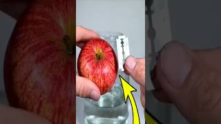 Watch how😱 a razor blade peels an apple💡 [upl. by Hudis]