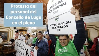 Protesta del personal del Concello de Lugo en el pleno municipal [upl. by Elamor947]