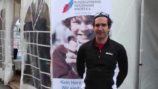 Staffellauf beim Düsseldorf Marathon 2015 mit Thomas Maximilian Held [upl. by Acireed995]