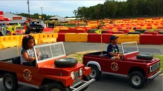 Driving Mini Land Rovers  Heavy Machines Adventure Diggerland [upl. by Zaob]