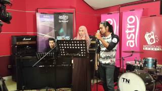 Memori Berkasih  Siti Nordiana ft Lan Kristal [upl. by Nwahsar249]