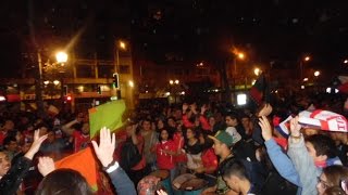 Reacción Penales En El Barrio Bellavista Bar Robins  Chile Campeón Copa América 2015 [upl. by Fitzhugh]