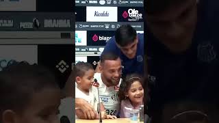 ⚪⚫️ En plena conferencia de prensa de Santos apareció ¡NEYMAR POR VIDEOLLAMADA [upl. by Orfield619]