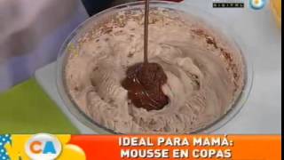 Mousse de chocolate en copas con dulce de leche y frutillas [upl. by Ayt]