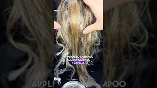 Applichi lo shampoo aggrovigliando i capelli [upl. by Eleon]