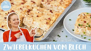 Zwiebelkuchen vom Blech 🧅 mit QuarkÖlTeig  lecker amp einfach  Einfach Backen [upl. by Crocker]