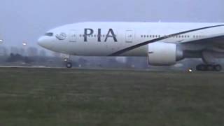 Boeing 777 200ER Pakistan International Airlines PIA Glasgow Scotland Abbotsinch International [upl. by Francene493]