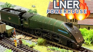 HORNBY TT120 CLASS A4 POWERHOUSE [upl. by Kyte628]