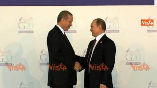 G20 TURCHIA ERDOGAN STRINGE LA MANO A PUTIN [upl. by Debora]