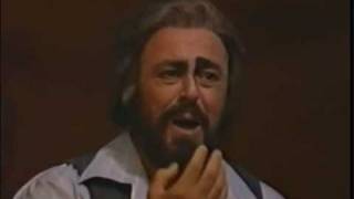 Pavarotti  Vesti La Giubba [upl. by Ettevahs]