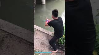 Legend fisherman net catching fish under the bridge fishing netsfishing fishingwithnet [upl. by Sadella501]