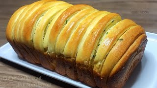 GARLIC BREAD  BUTTER GARLIC LOAF  Pull Apart Bread Recipe [upl. by Torrey]