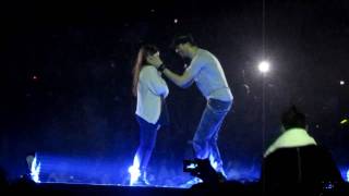 Enrique Iglesias picking Hero Girl and Hero song MEN Arena Manchester March 24 2011 Euphoria Tour [upl. by Oranneg]