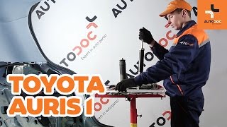 Cómo cambiar amortiguadores traseros en TOYOTA AURIS 1 INSTRUCCIÓN  AUTODOC [upl. by Chem]