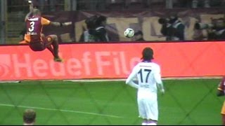 Felipe Melo topa yetişmek için Uçuyor [upl. by Waugh]