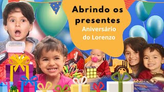 Abrindo os presentes de aniversário do Lorenzo crianças abrindobrinquedos aniversario [upl. by Remled437]