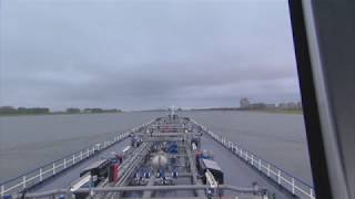 Uitzicht vanuit de stuurhut van een binnenvaarttanker  timelapse  binnenvaart [upl. by Millham838]